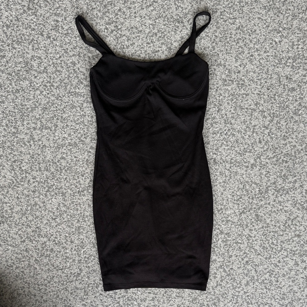 Black Sleeveless Bodycon Dress